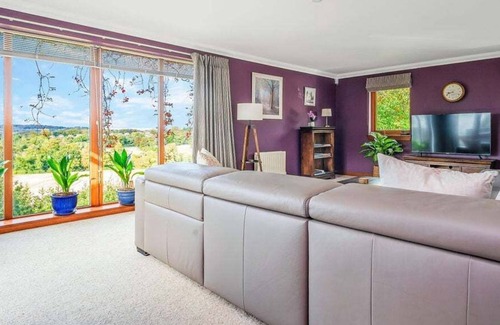 Turnhouse Casa | GuestReady - Stone wall residence in Edinburgh