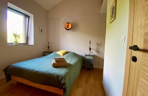 Verjon Cama Y Desayuno | Guestroom in an ancient barn