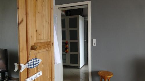Sachsenhausen-Sud Casa | Guestroom with wide view and pool near city side, 2nd guest with extra bed possible