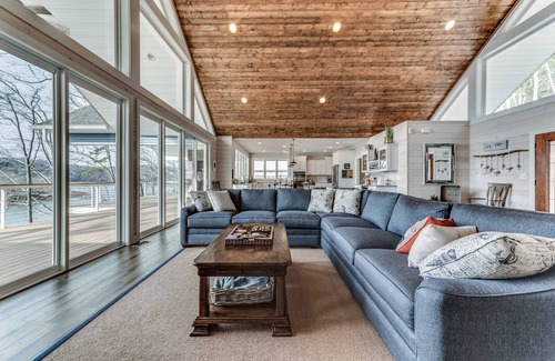 Big Creek Casa | Espectacular NUEVA línea de costa con muelle privado de 2 pisos