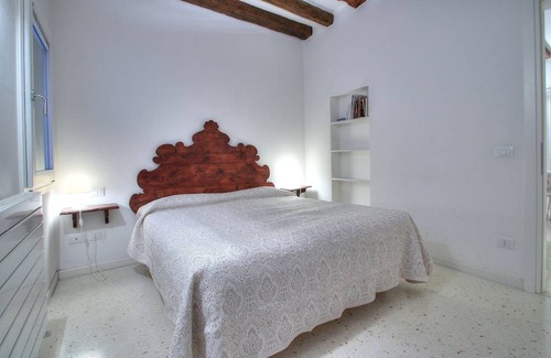 Dorsoduro Apartamento | GUGGENHEIM NEXT 4pax, Wifi, Aircond