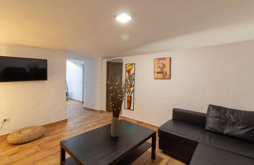 Santa Maria de Guía de Gran Canaria Villa | Guia house with swimming pool and jacuzzi
