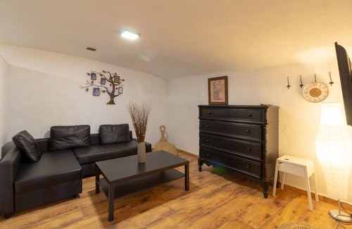 Santa Maria de Guía de Gran Canaria Villa | Guia house with swimming pool and jacuzzi