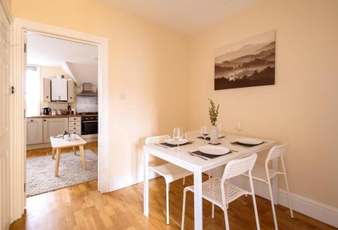 Guildford Apartamento | Guildford Station with Parking
