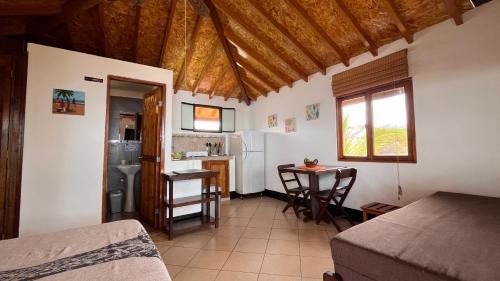 Punta Sal Casa | Guille Bungalows