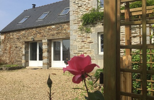 Minihy-Treguier Casa | CASA DE HUÉSPEDES GUINDY CON PISCINA