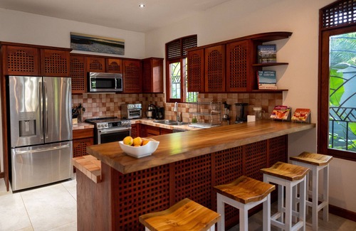 Playa Guiones Villa | ¿Necesitas surfear o relajarte? ¡Ven a la casa de verano sin fin (Casa Verano Eterno)!