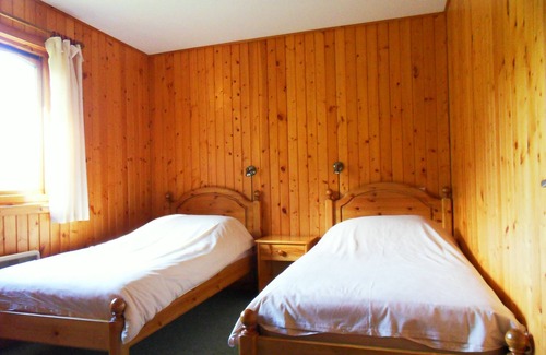 Glen Urquhart Cabina | Guisachan Lodge @Lochletter Lodges. A 3 bedroom lodge in beautiful Glen Urquhart
