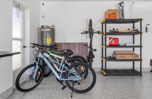 Fort Myers Casa | Gulf Access, Heated Pool, Bikes, Kayaks - Comfort on the H2O - Cape Coral - Roelens Vacations