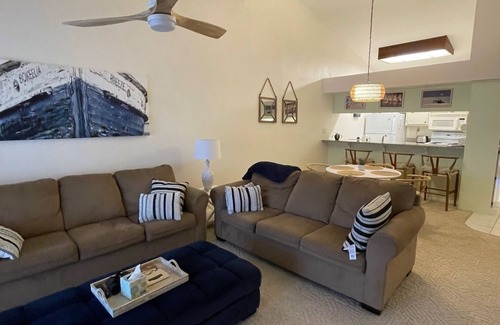 Bokeelia Condominio | Gulf Access Lake View Bokeelia Condo with Boat Slip.