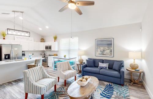 Ono Island Casa | Gulf Breeze Cottage
