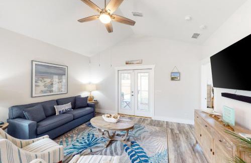 Ono Island Casa | Gulf Breeze Cottage