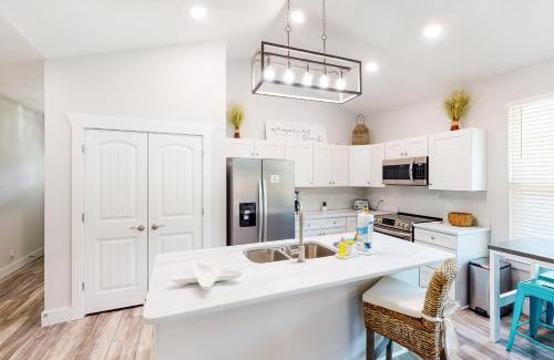 Ono Island Casa | Gulf Breeze Cottage