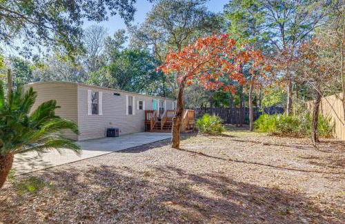 Gulf Breeze Casa | Gulf Breeze Home with Deck Walk to Public Boat Ramp