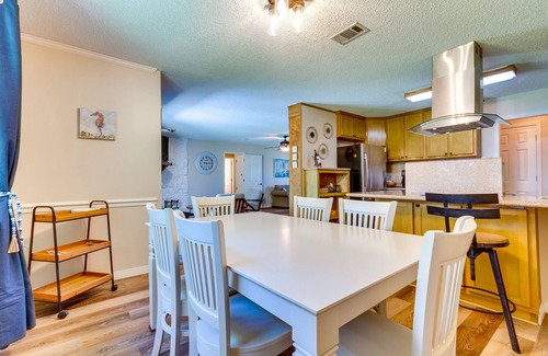 Gulf Breeze Casa | Gulf Breeze Oasis w/ Patio, Grill & Beach Chairs