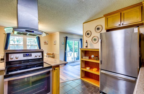 Gulf Breeze Casa | Gulf Breeze Oasis w/ Patio, Grill & Beach Chairs