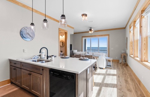 Indian Pass Casa | Gulf Front Home | Sleeps 12 | Pets OK | Grill