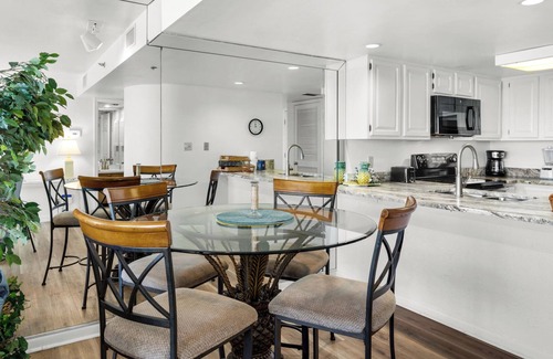 Seagrove Beach Condominio | Gulf Front One Seagrove Place - 6th Floor Views; Pool + Fitness Center
