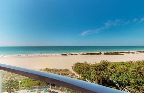 Sand Key Condominio | Gulf Front Paradise in the exclusive Crescent Beach Club of Sand Key/Clearwater