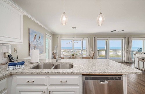 Port St. Joe Casa | Gulf-front, private pool, pets welcome!