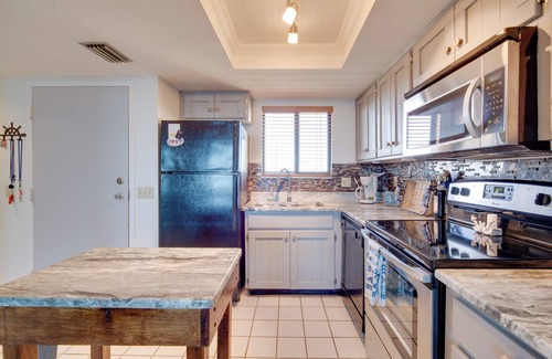 Hudson Condominio | Gulf-Front Views: Coastal Hudson Condo!