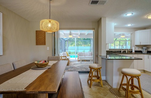 Gulf Gate Woods Casa | The Breakwater: Remodeled Gulf Gate Bungalow
