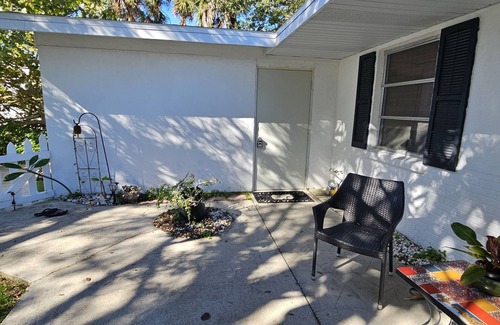Venice Gardens Cabaña | Gulf of Mexico is only 4 miles from our Old-Florida 1-bedroom Humble Home