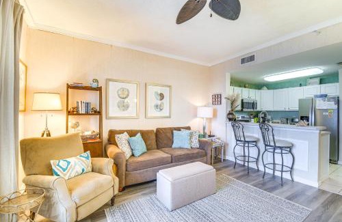 Fort Morgan Apartamento | Gulf Shores Condo with Balcony 2 Mi to Fort Morgan!