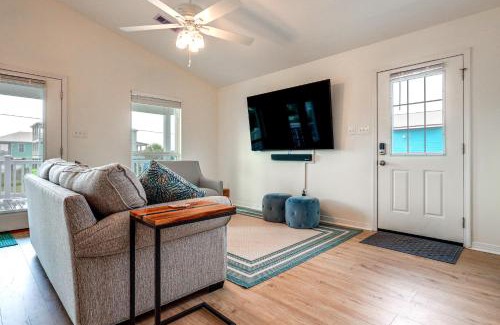 Gulf Shores Casa | Gulf Shores Cottage with Water Views, Walk to Beach!