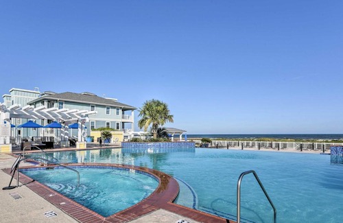 Red Fish Cove Apartamento | Gulf View and Beach Access Galveston Resort Condo!