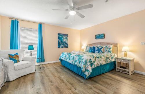 Indian Shores Casa | Gulf Views Pool Walk to Beach Family Friendly