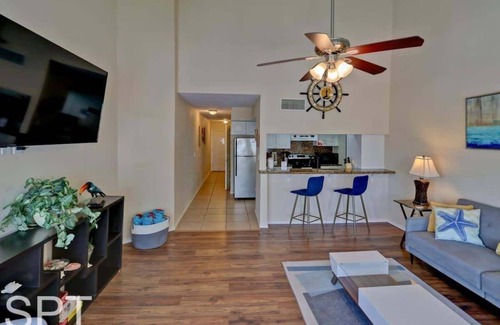 South Padre Island Condominio | Gulfpoint 1302 1 Bedroom Condo by RedAwning