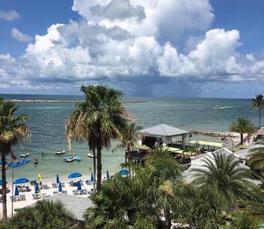 Clearwater Beach Hotel | Gulfview Hotel - On the Beach