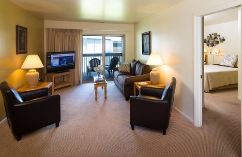 Augusta Villa | Gull Lake View Golf Resort