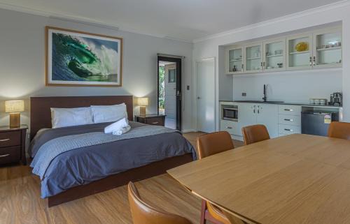 Yallingup Casa | Gum Nuts - New House, family friendly & big groups