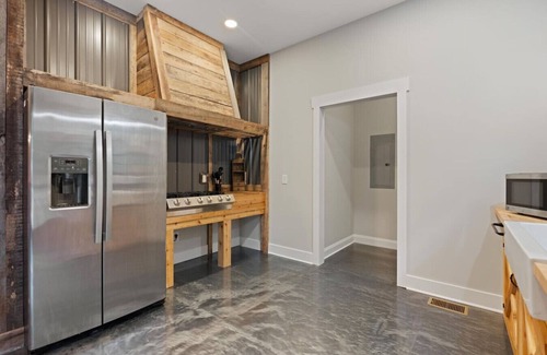 Dickson County Casa | Gun Valley Ranch - Hot Tub