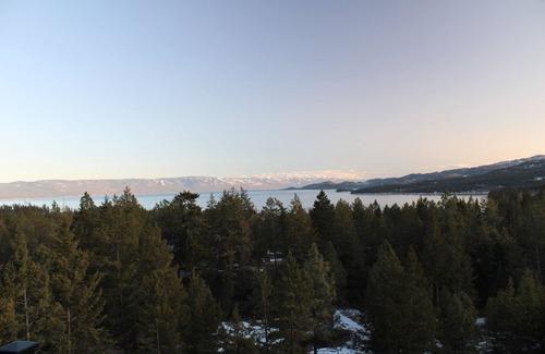Somers Casa | Gundy's Getaway Lower Views of Flathead Lake & Montana Mission.Mountains