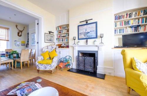 Aldeburgh Casa | Gunfleet, Aldeburgh - A Large Seafront House with Stunning Sea Views from all the floors, Sleeps 14 - Aldeburgh Coastal Cottages