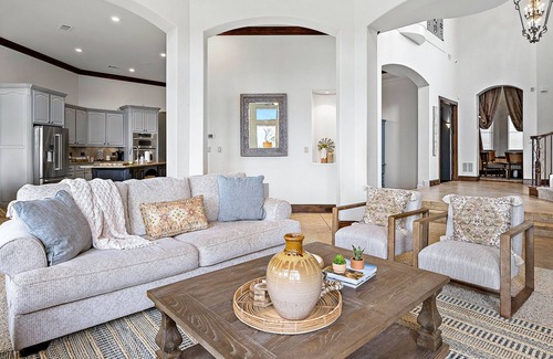 Weston Casa | Gunter Gathering Place - country views minutes from dozens of wedding venues