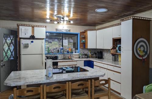 McKenna Casa | Guppies Lakehouse-Prvt. Lake Acc, Close to Rainier