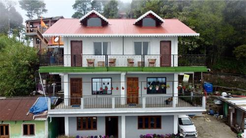Kurseong Casa | Guras Homestay Chimney