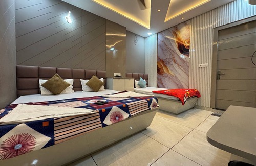 Mathura Hotel | Guruvayur Dham