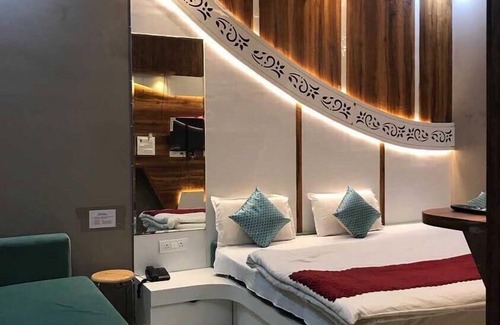 Mathura Hotel | Guruvayur Dham
