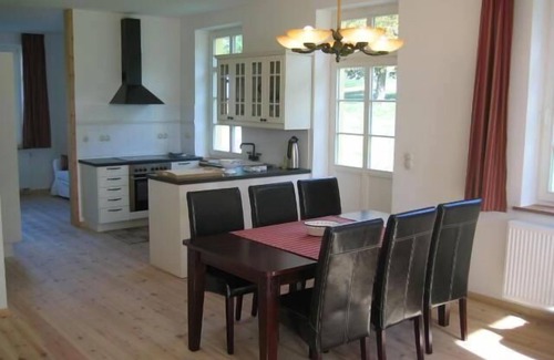Gingst Apartamento | Gut Rattelvitz Parterre A, hochwertig, Sauna, Kamin, eTankstelle, Spielscheune, 15.000qm Parkland