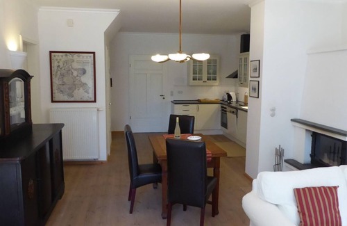 Gingst Apartamento | Gut Rattelvitz Parterre B, hochwertig, Sauna, Kamin, eTankstelle, Spielscheune, 15.000qm Parkland