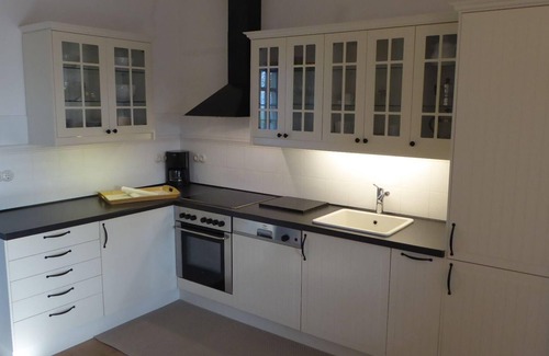 Gingst Apartamento | Gut Rattelvitz Parterre B, hochwertig, Sauna, Kamin, eTankstelle, Spielscheune, 15.000qm Parkland