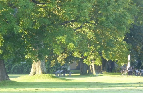 Gingst Apartamento | Gut Rattelvitz Parterre C, hochwertig, Sauna, Kamin, eTankstelle, Spielscheune, 15.000qm Parkland
