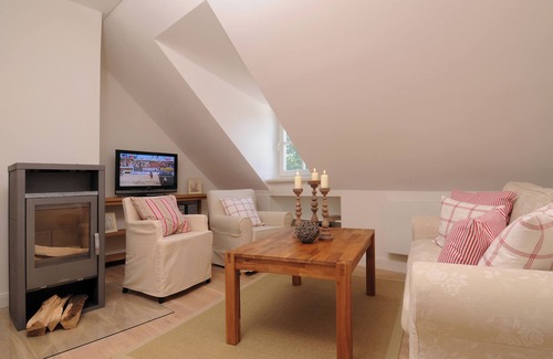 Garz/Rugen Apartamento | Gutshaus Zicker, apartment no. 7 - unique location, two bedrooms, fireplace