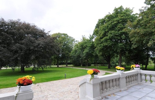 Garz/Rugen Apartamento | Gutshaus Zicker, apartment no. 8 - fireplace, terrace, large garden