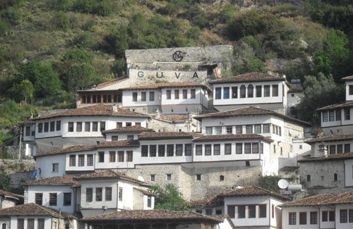 Berat Hotel | Guva Mangalem Hotel Restaurant